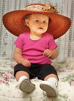 Wide-brimmed sun hat